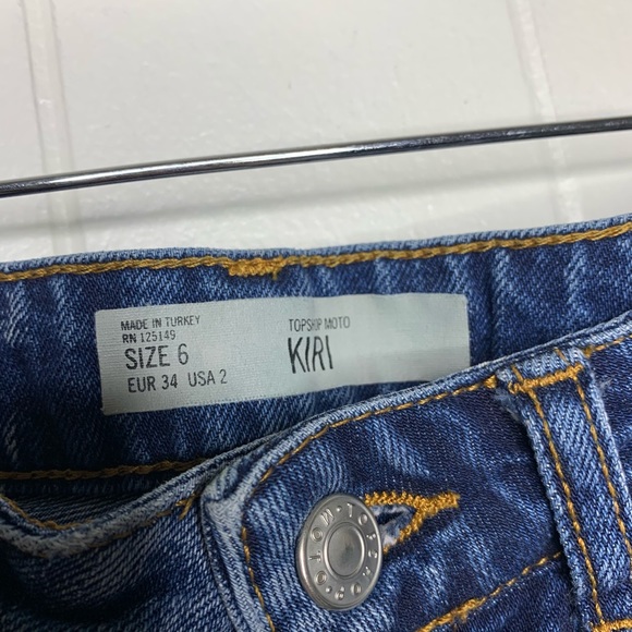 Topshop HIGH Waisted Frayed Kiri Denim shorts EUC - Picture 7 of 12
